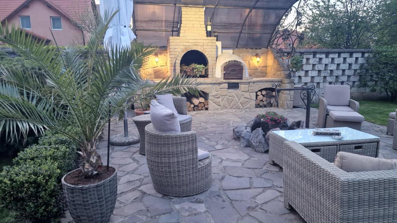 Villa Westfalia Guest House Tîrgu Secuiesc Extérieur photo