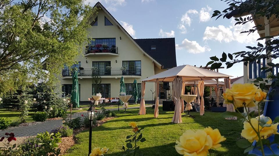 Villa Westfalia Guest House Tîrgu Secuiesc Extérieur photo